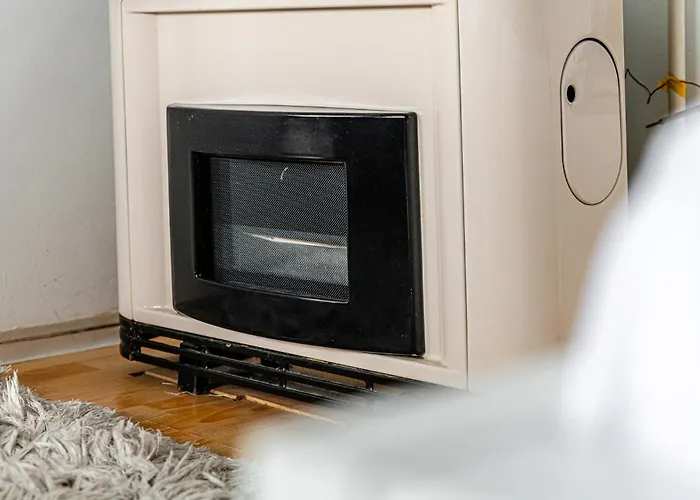 Cozy Nest Hideaway Near Grand Boulevard Bus Line 9 Апартаменты