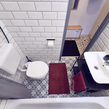 Cozy Nest Hideaway דירה