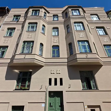 Cozy Nest Hideaway Near Grand Boulevard Bus Line 9 *