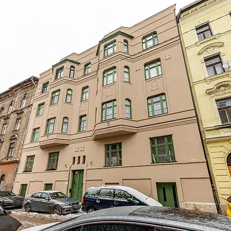 Cozy Nest Hideaway With Ac Near Grand Boulevard *