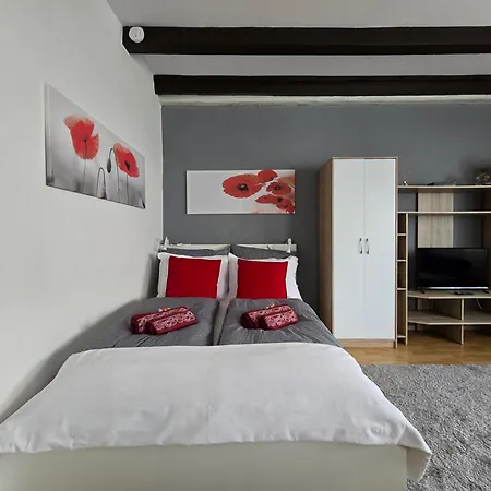 Cozy Nest Hideaway With Ac Near Grand Boulevard
