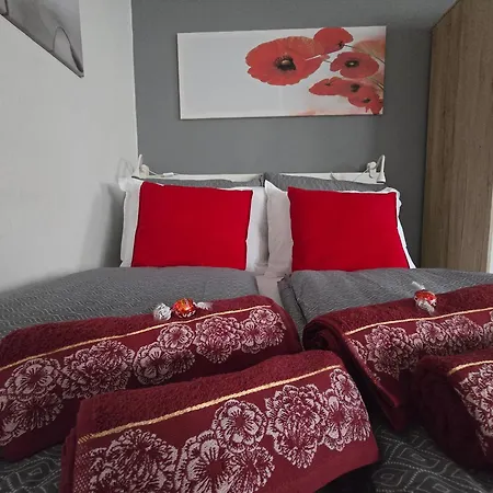 Cozy Nest Hideaway With Ac Near Grand Boulevard Lägenhet