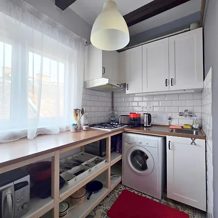 Cozy Nest Hideaway Near Grand Boulevard Bus Line 9 Budapest