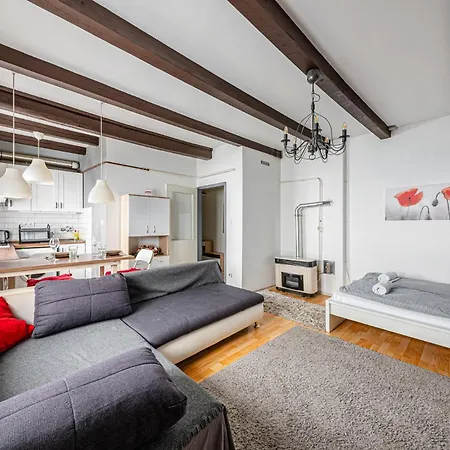 Cozy Nest Hideaway With Ac Near Grand Boulevard