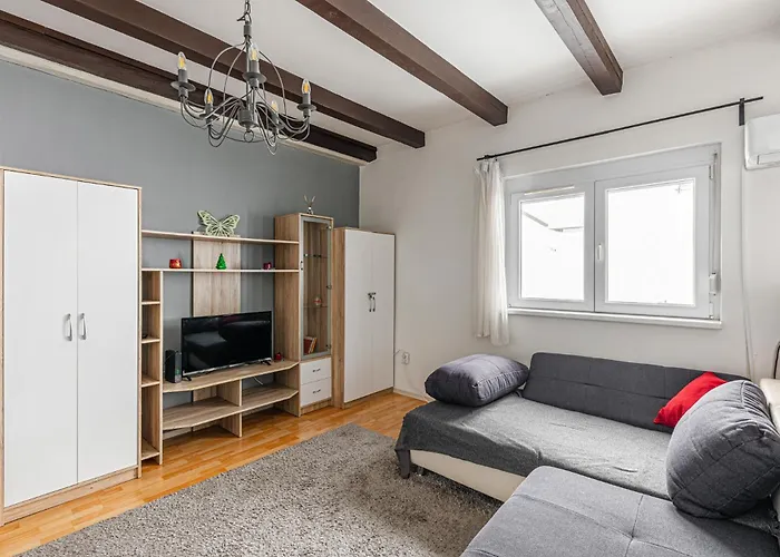 Cozy Nest Hideaway Near Grand Boulevard Bus Line 9 Appartamento Budapest