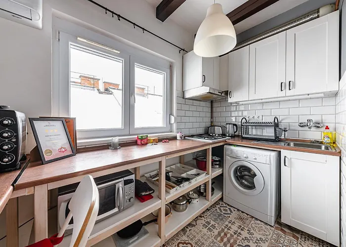 Cozy Nest Hideaway Near Grand Boulevard Bus Line 9