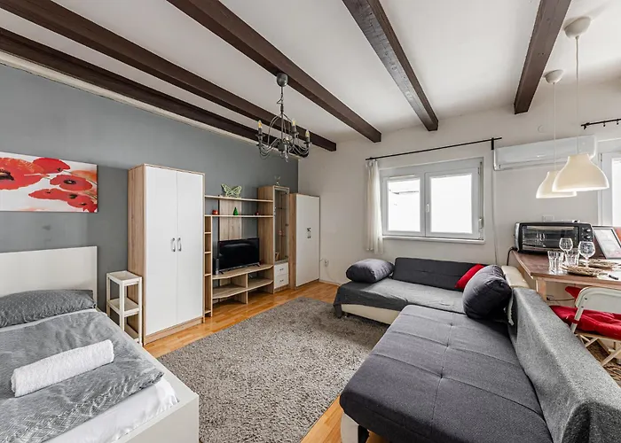 Daire Cozy Nest Hideaway Near Grand Boulevard Bus Line 9