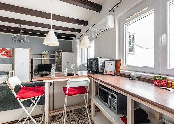 Cozy Nest Hideaway Near Grand Boulevard Bus Line 9 Budapeşte