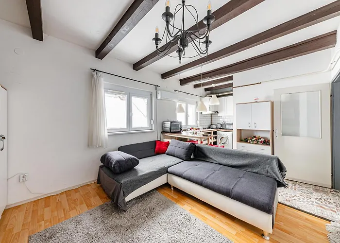 Cozy Nest Hideaway Near Grand Boulevard Bus Line 9 Daire *